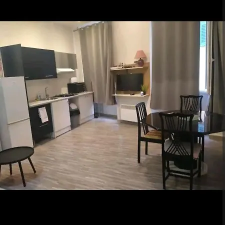 Apartamento 2 Pieces Ou Studio Au Coeur De La Vieille *