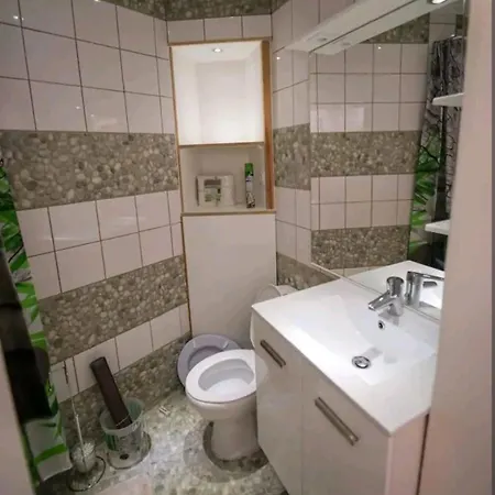 2 Pieces Ou Studio Au Coeur De La Vieille Apartamento