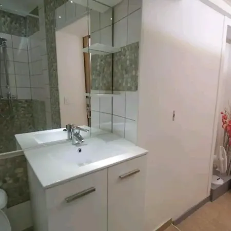 Apartamento 2 Pieces Ou Studio Au Coeur De La Vieille