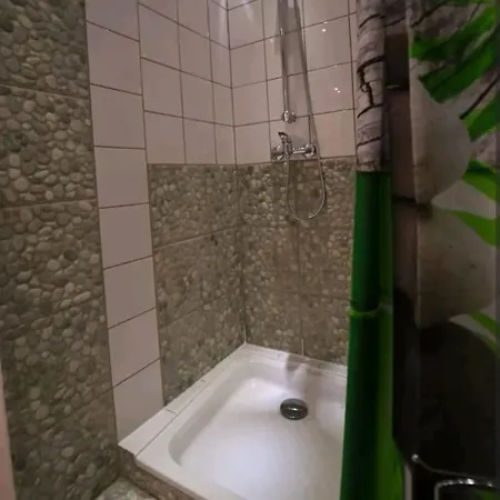 2 Pieces Ou Studio Au Coeur De La Vieille Apartamento *